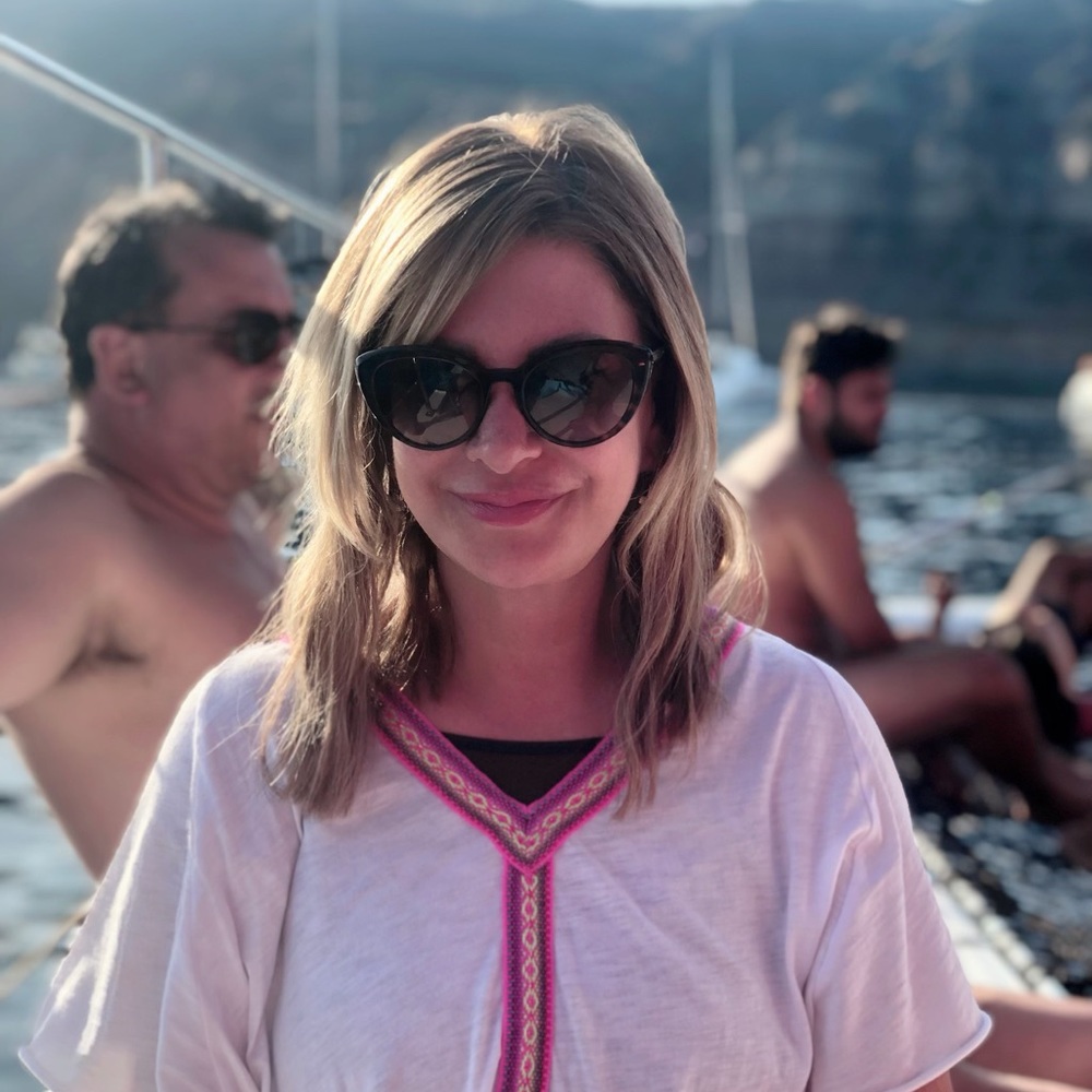 Meet your Posher, Hilary